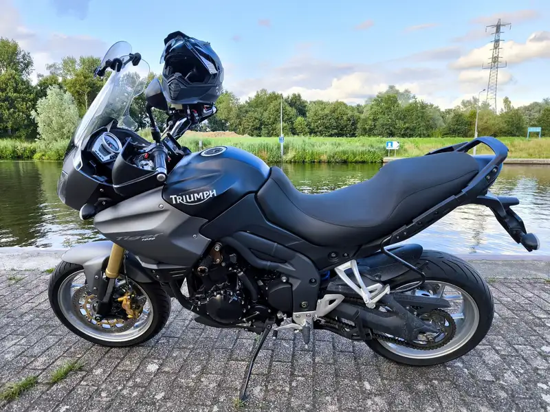 Triumph Tiger 1050 - foto 4