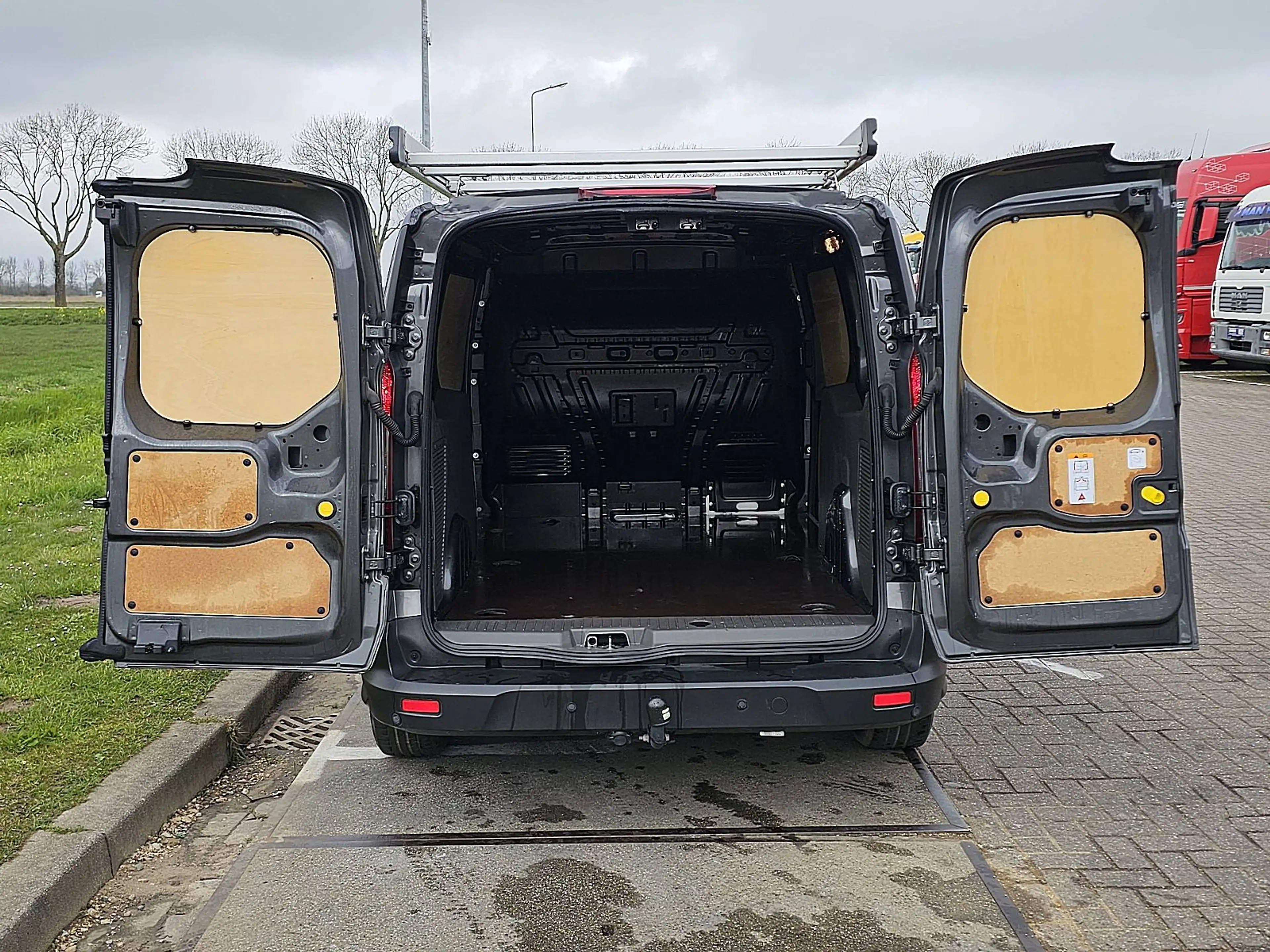 Ford Transit Connect 1.5 L2 3 Zits Navi — photo 13