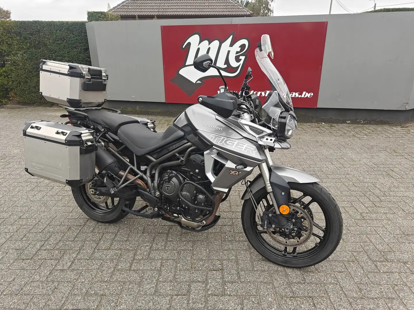 Triumph Tiger 800 XRT Gris - 1