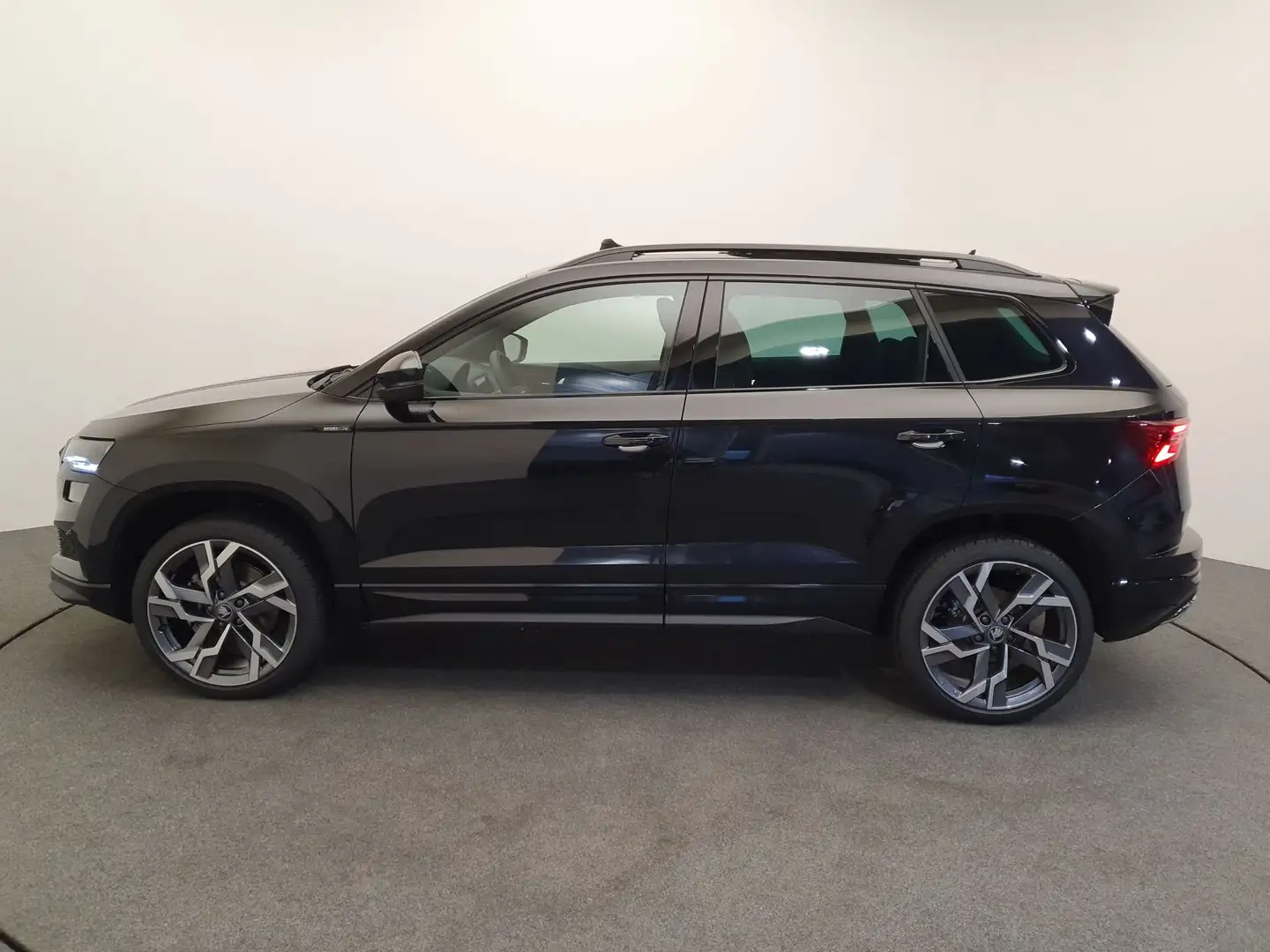 Skoda Karoq 1.5 TSI 150pk DSG/AUT Sportline Business Wegklapba Noir - 2
