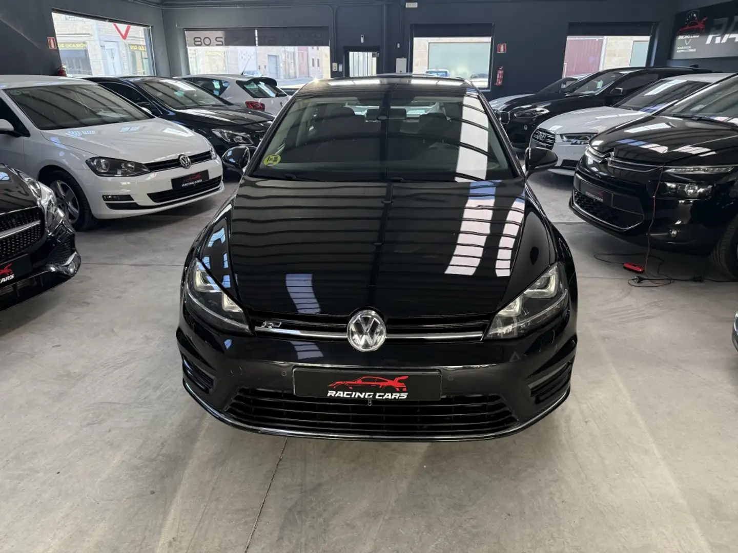 Volkswagen Golf Berlina Manual de 5 Puertas Negro - 1