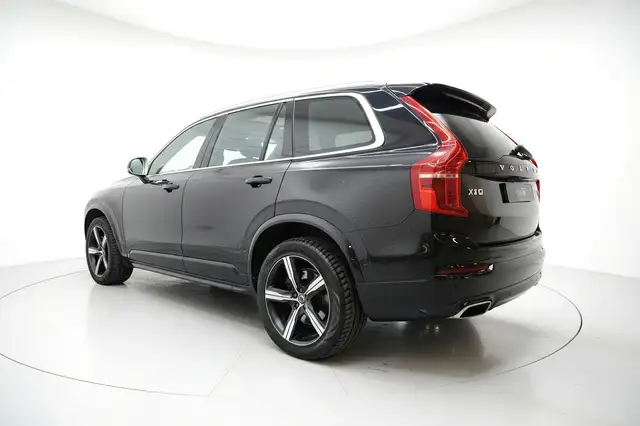 Volvo XC90 view 8