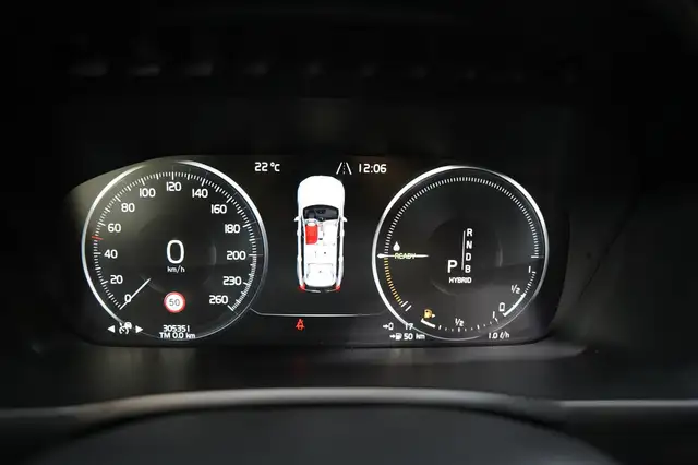Volvo XC90 view 12