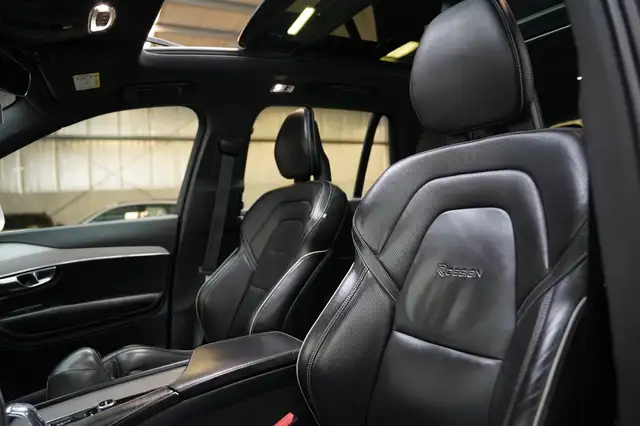 Volvo XC90 view 11