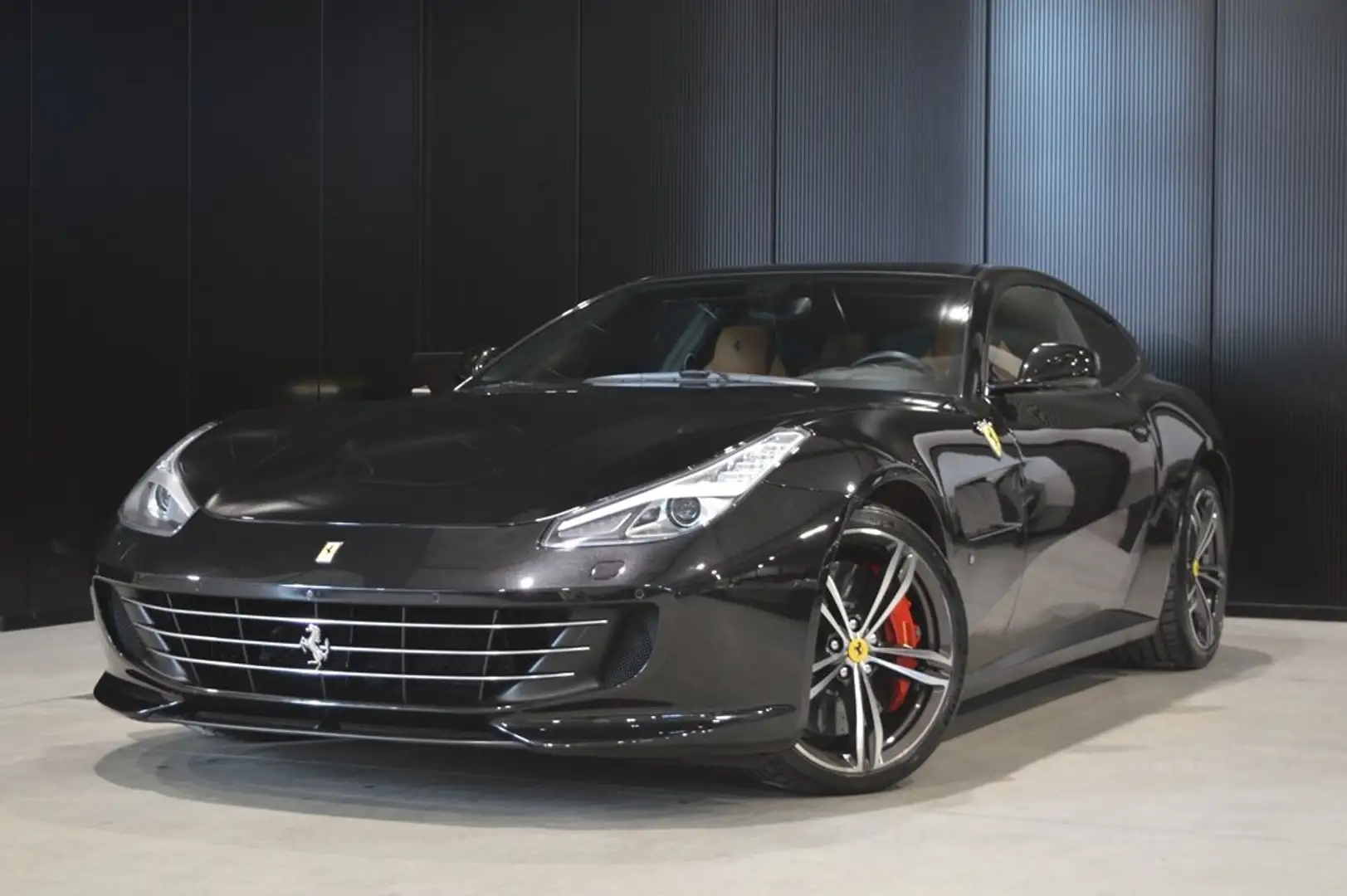 Ferrari GTC4 Lusso V12 6.0i 690 ch - 1 MAIN - NOIR / CUOIO Negro - 1