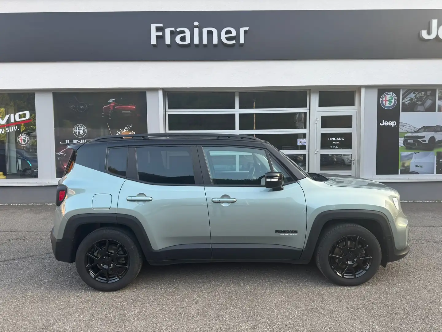 Jeep Renegade Upland e-Hybrid T4 FWD DCT7 130PS Blauw - 1