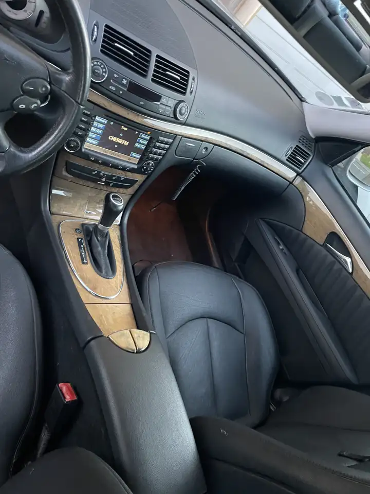 Mercedes-Benz E 220