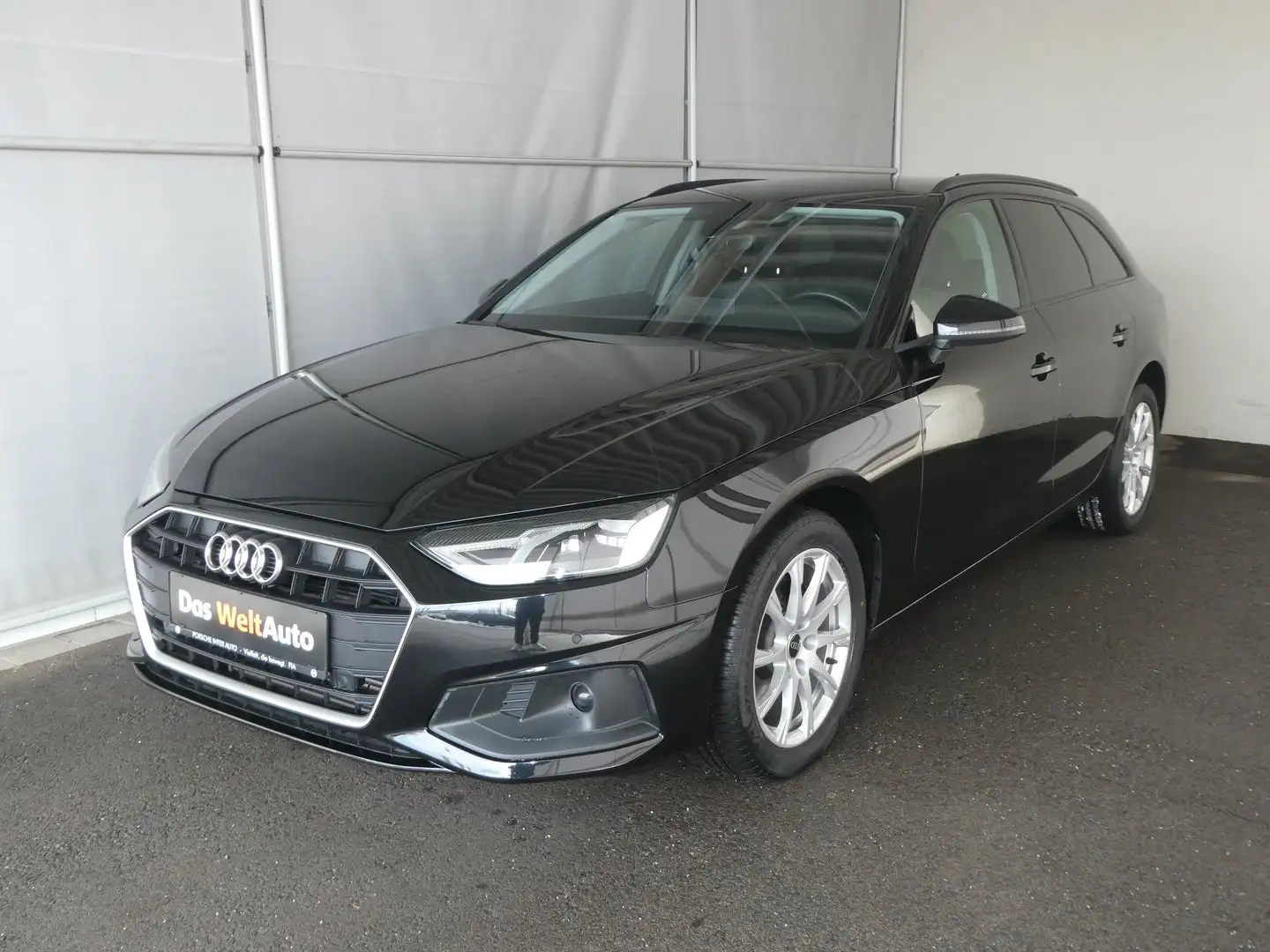 Audi A4 35 TFSI Schwarz - 1