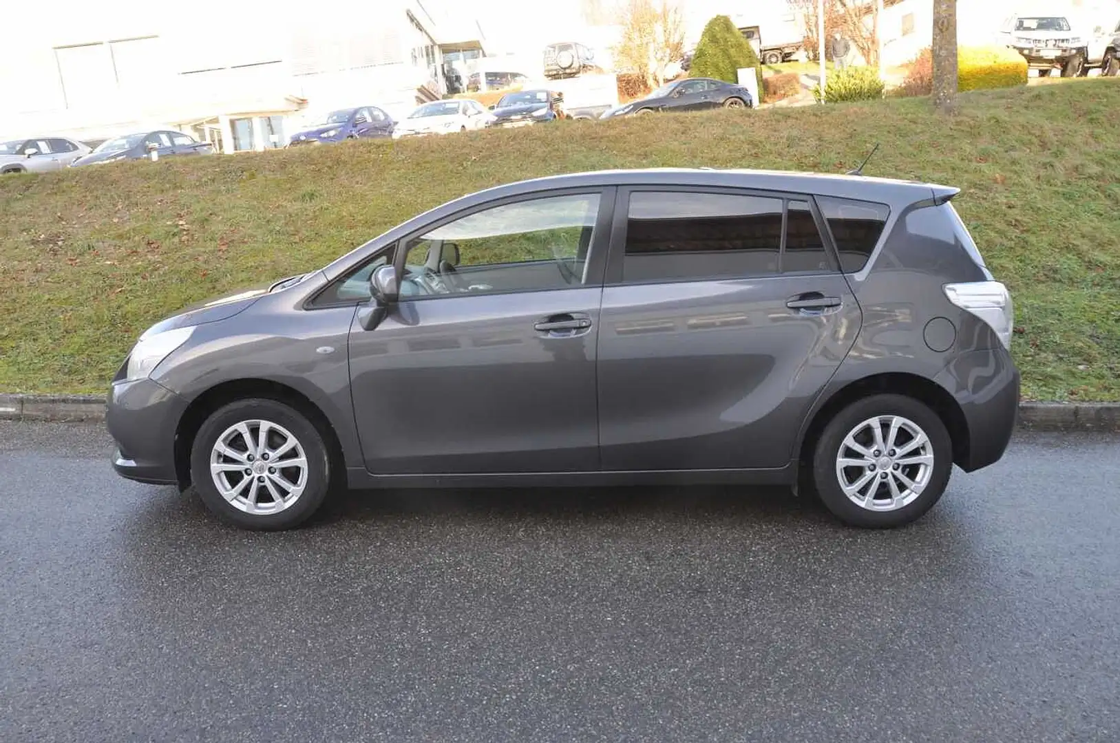 Toyota Verso 1.8 Edition Grau - 2