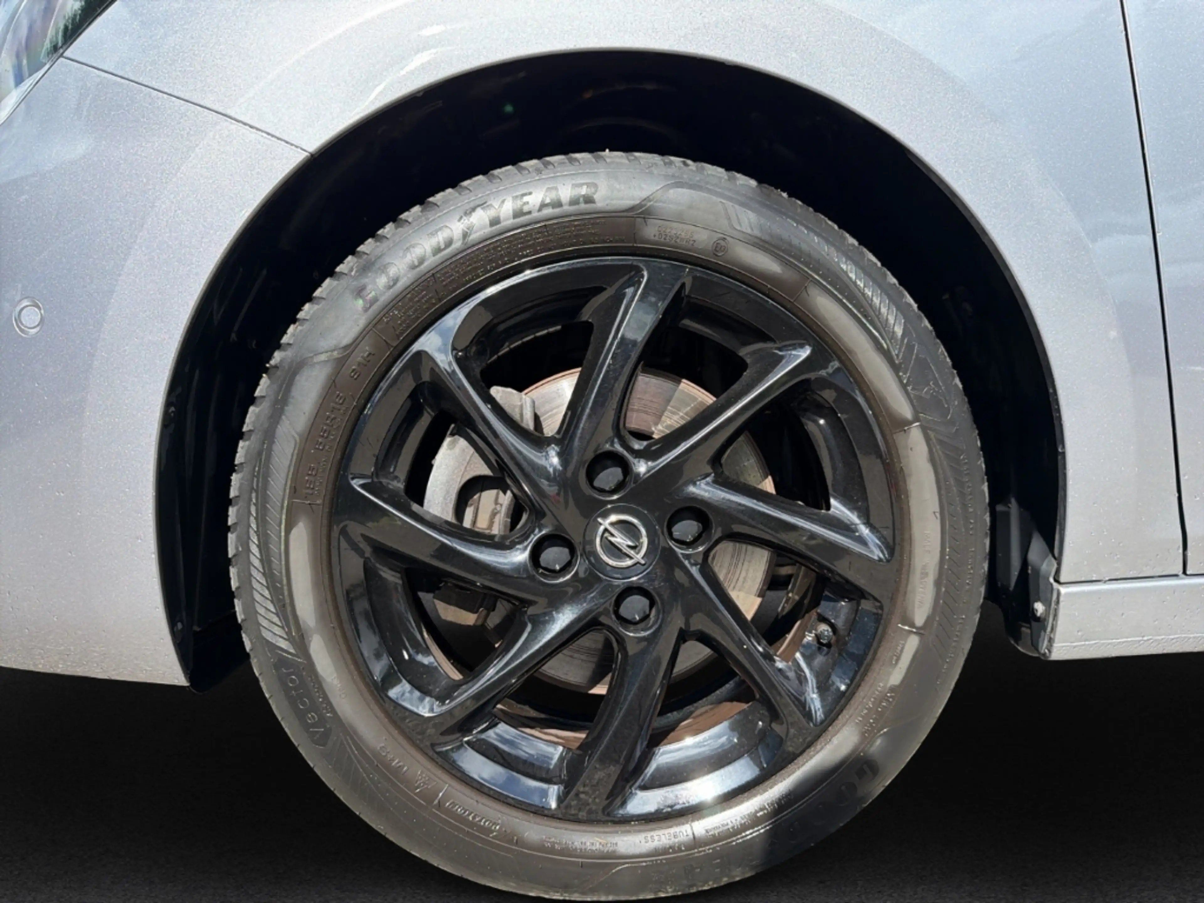 Opel Corsa F GS Line 1.2 100PS LenkradHZG SHZ Rückfahrkam. PD — photo 9