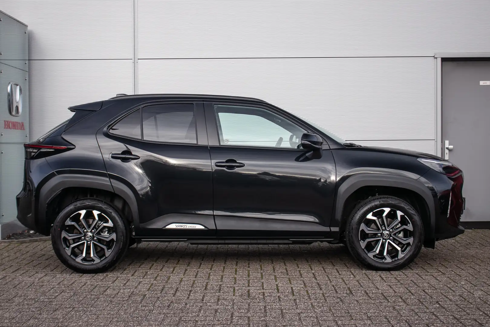 Toyota Yaris Cross 1.5 Hybrid 115 Dynamic - Stuur+stoelverwarming | A Noir - 2