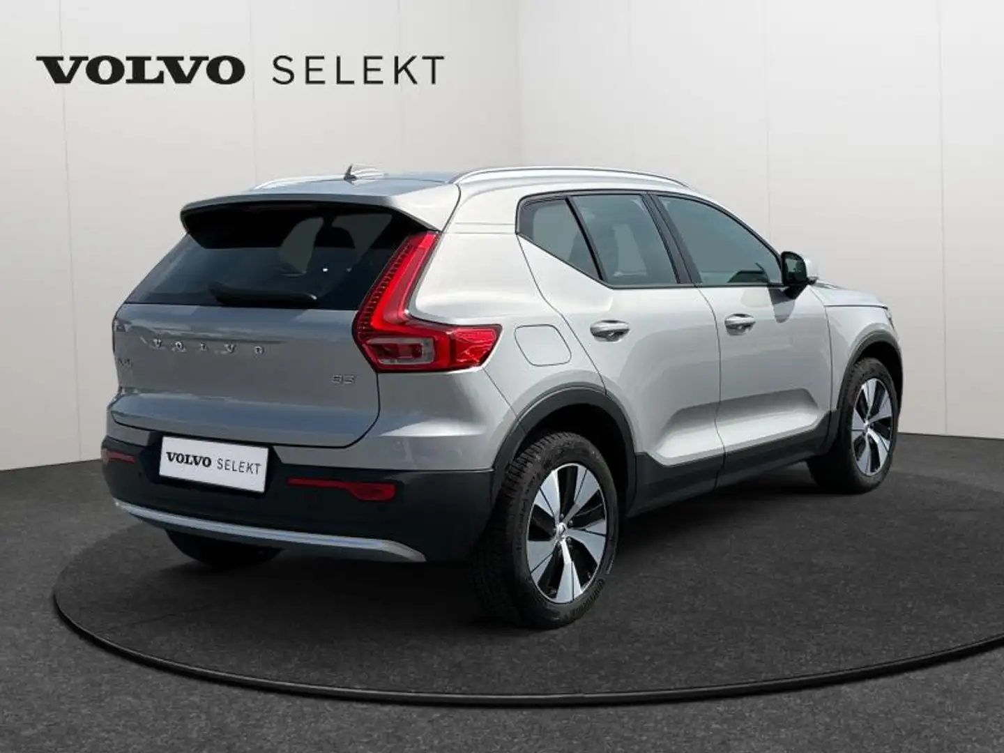 Volvo XC40 B3 Core / Essence Grijs - 2