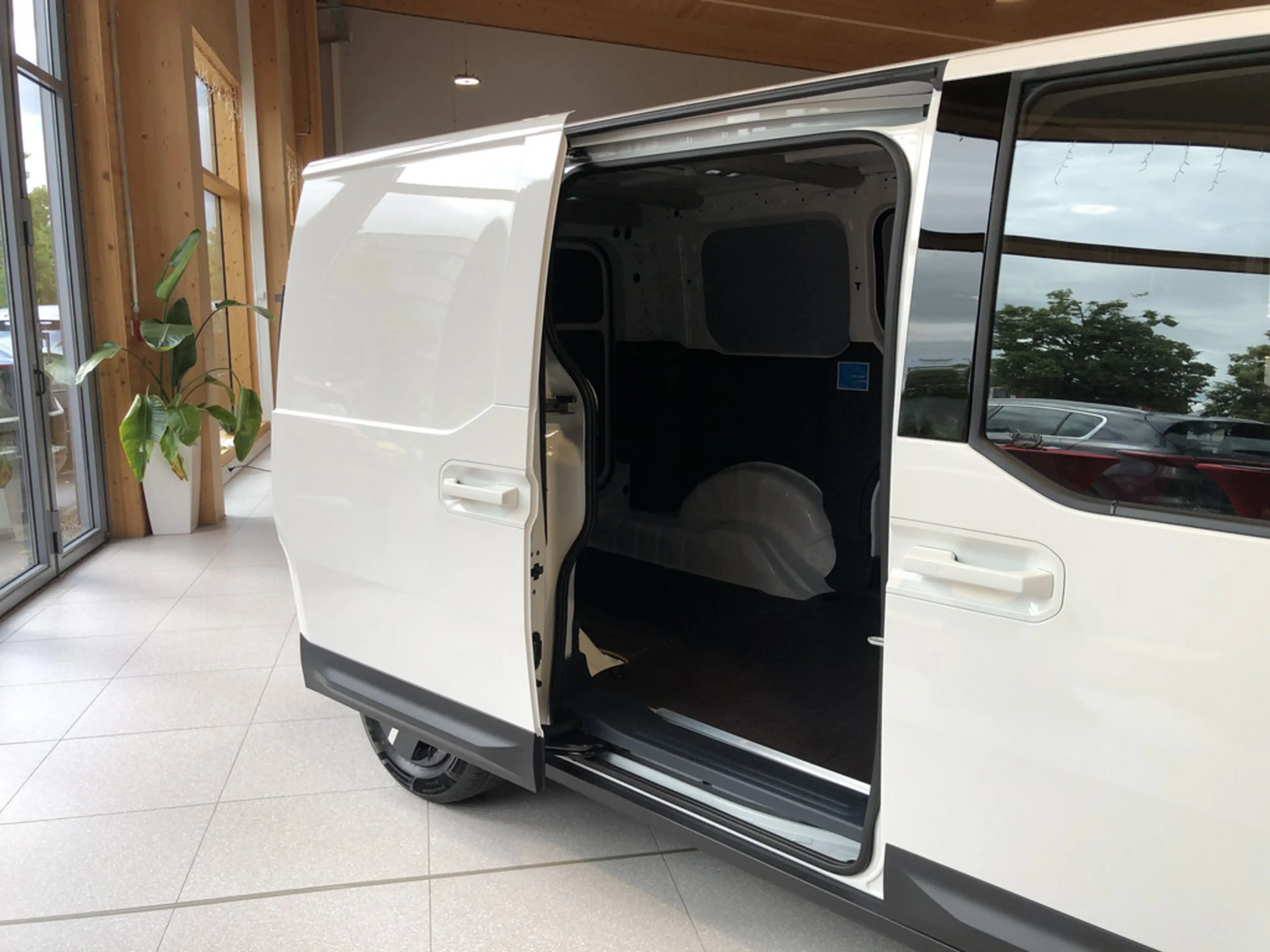 Kia PV5 Cargo Elite L2H1 71,2 kWh WP-/ AW-/Comfort-Technik-Paket — photo 15