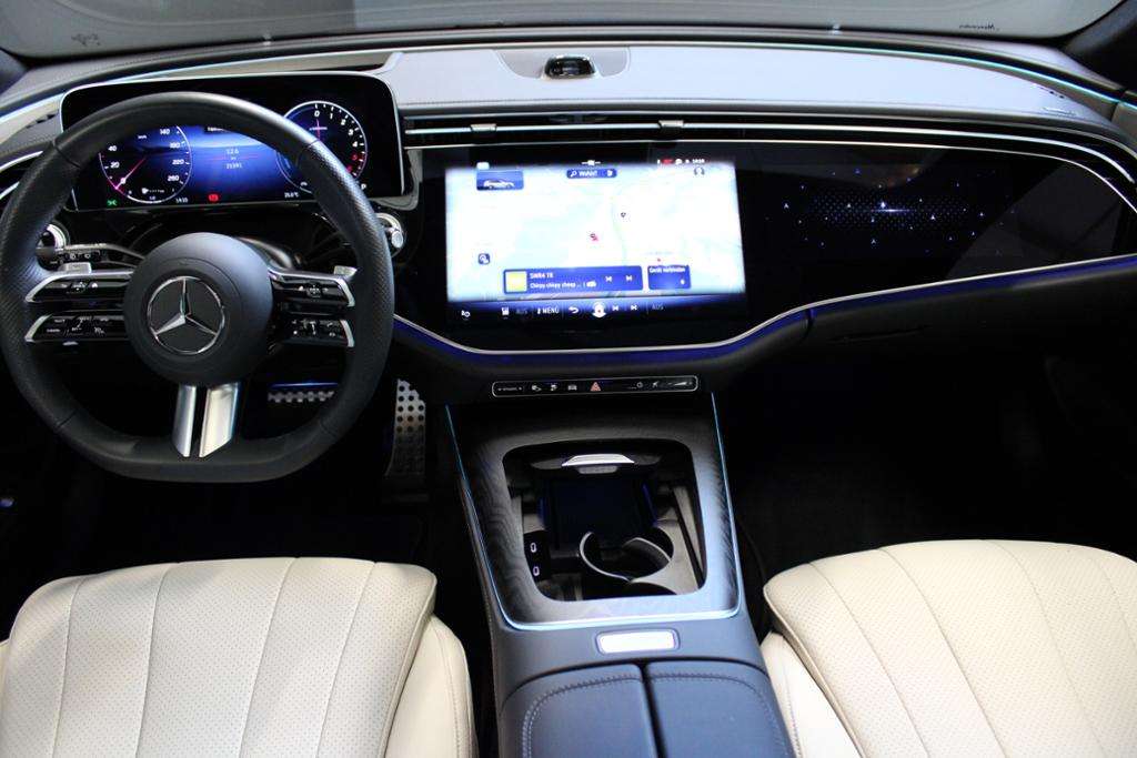 Mercedes-Benz E 300