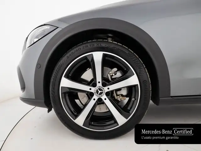 Mercedes-Benz C-Class view 7