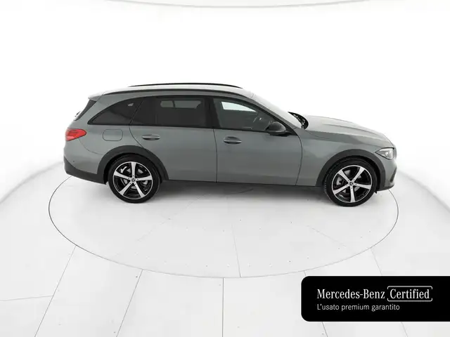Mercedes-Benz C-Class view 5