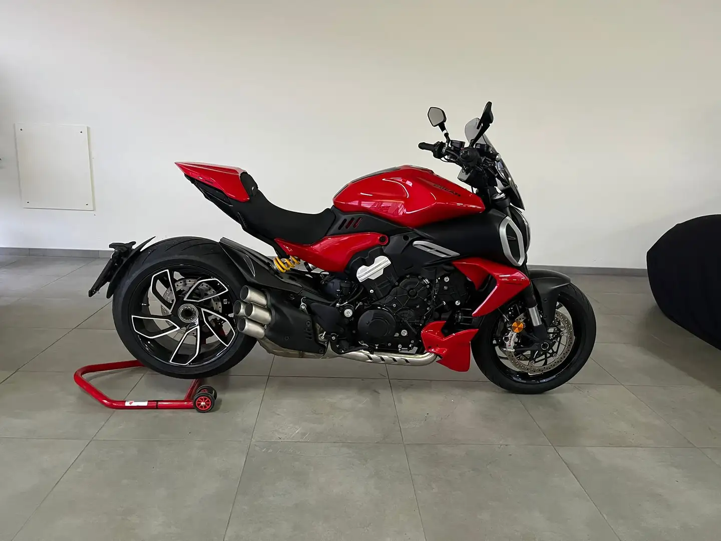 Ducati Diavel V4 Rouge - 1