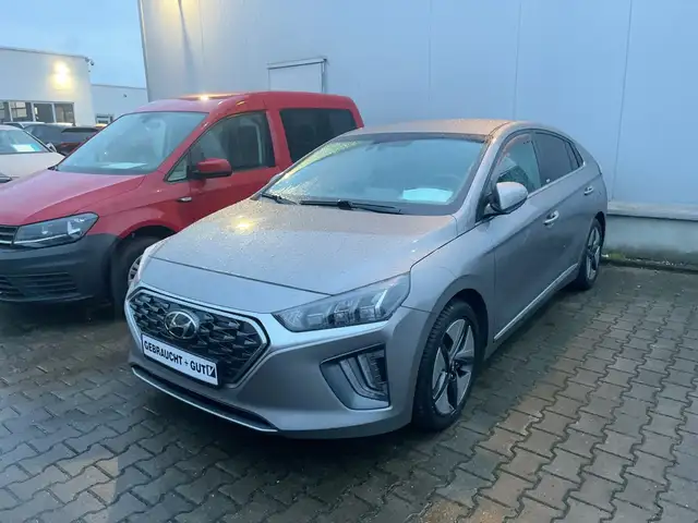 Hyundai IONIQ Style Hybrid