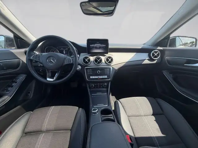 Mercedes-Benz CLA view 13
