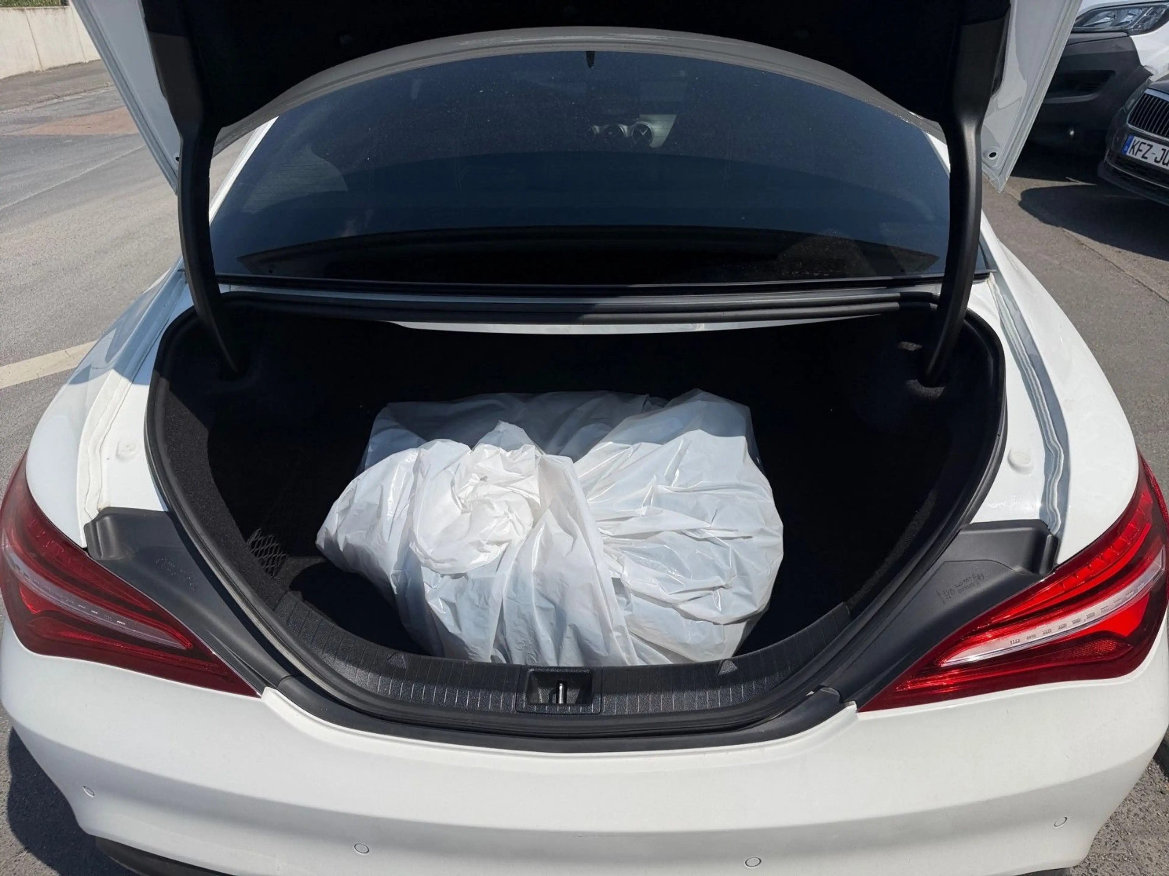 Mercedes-Benz CLA 220 CDI d 4Matic *Night-Paket*Pano*LED-High* — photo 11