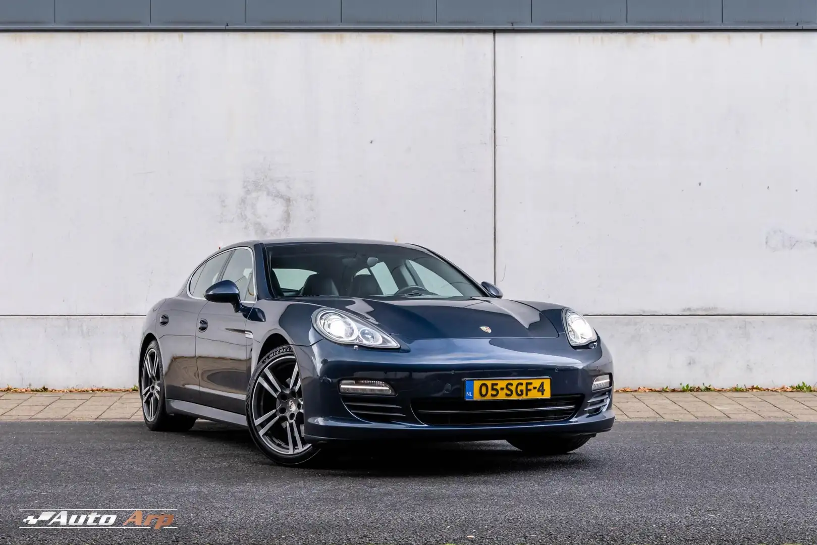 Porsche Panamera 3.0 S Hybrid Blauw - 1