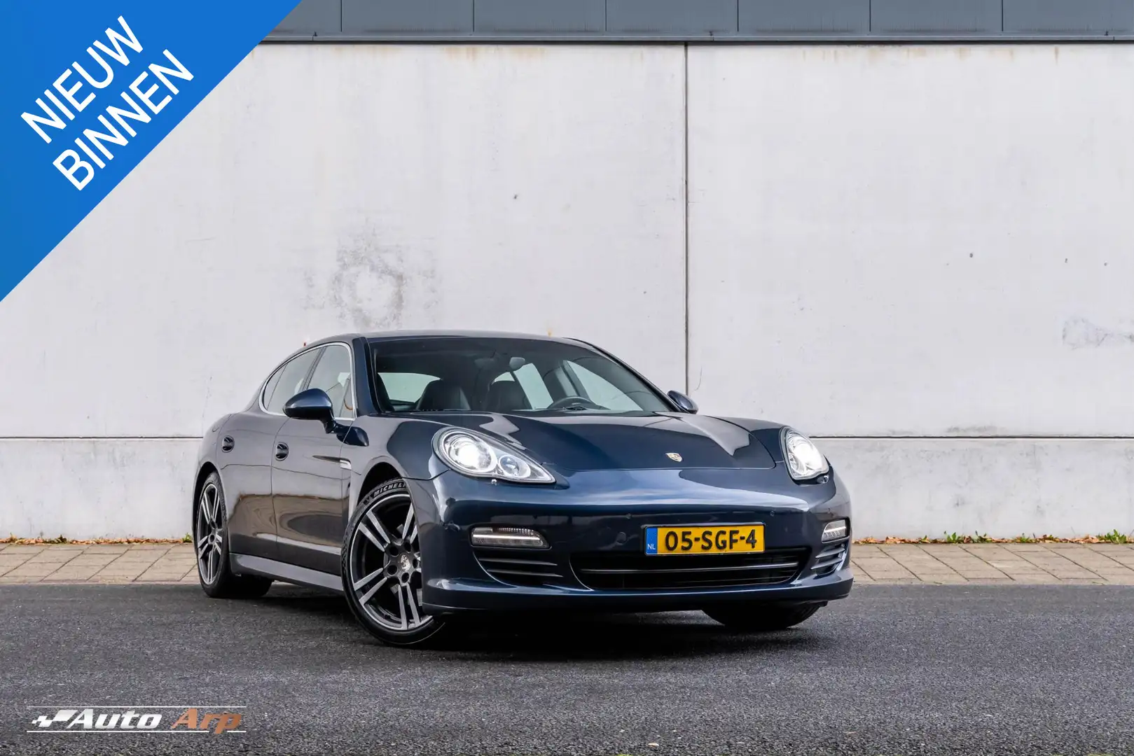 Porsche Panamera 3.0 S Hybrid Blau - 1