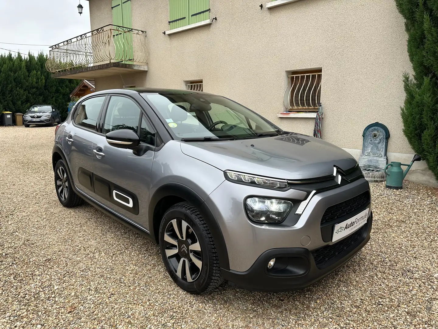 Citroen C3 1.5 BlueHDI 100ch Shine Business 5 portes 2020 Gris - 1