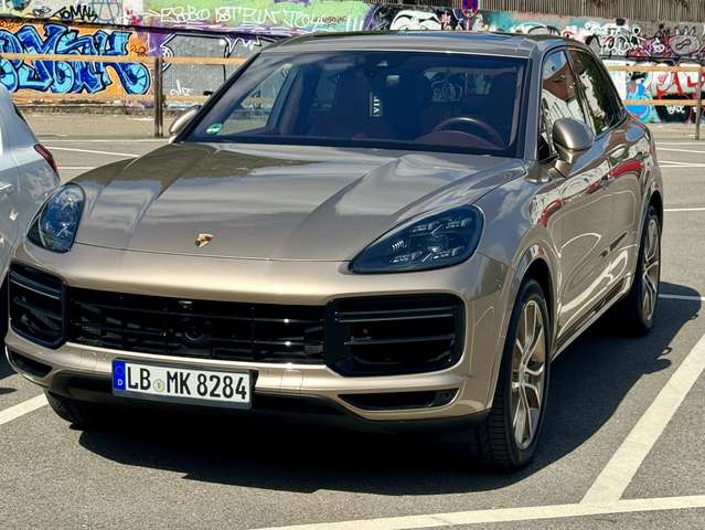 Imagine Porsche Cayenne Turbo Tiptronic S