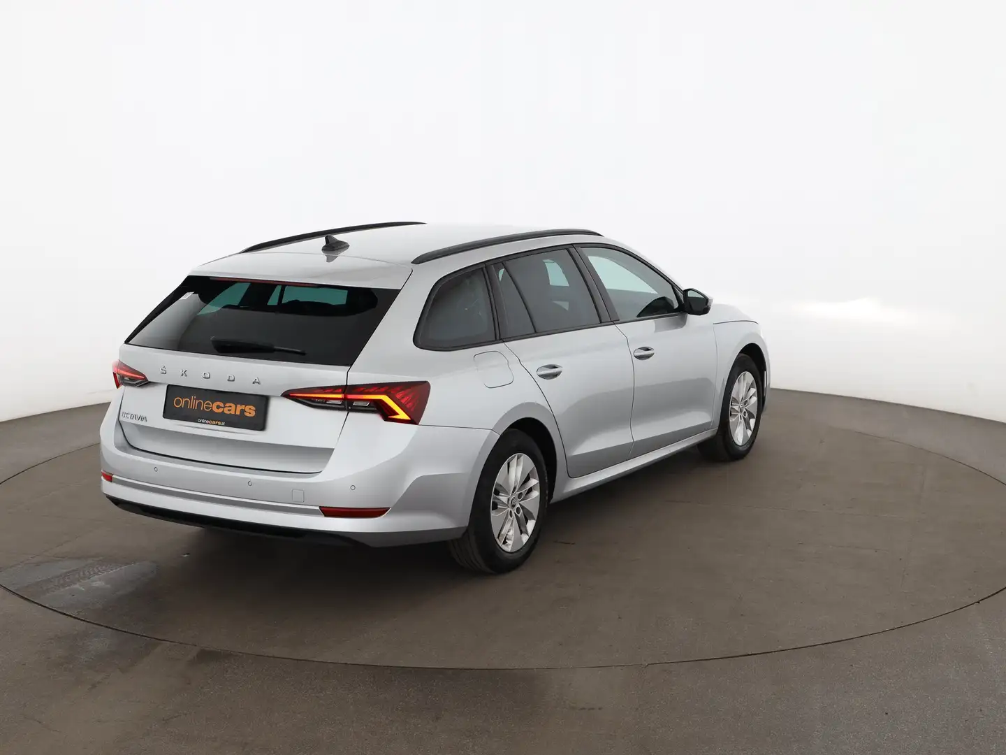 Skoda Octavia Combi 2.0 TDI Ambition LED RADAR NAVI PDC Silber - 2
