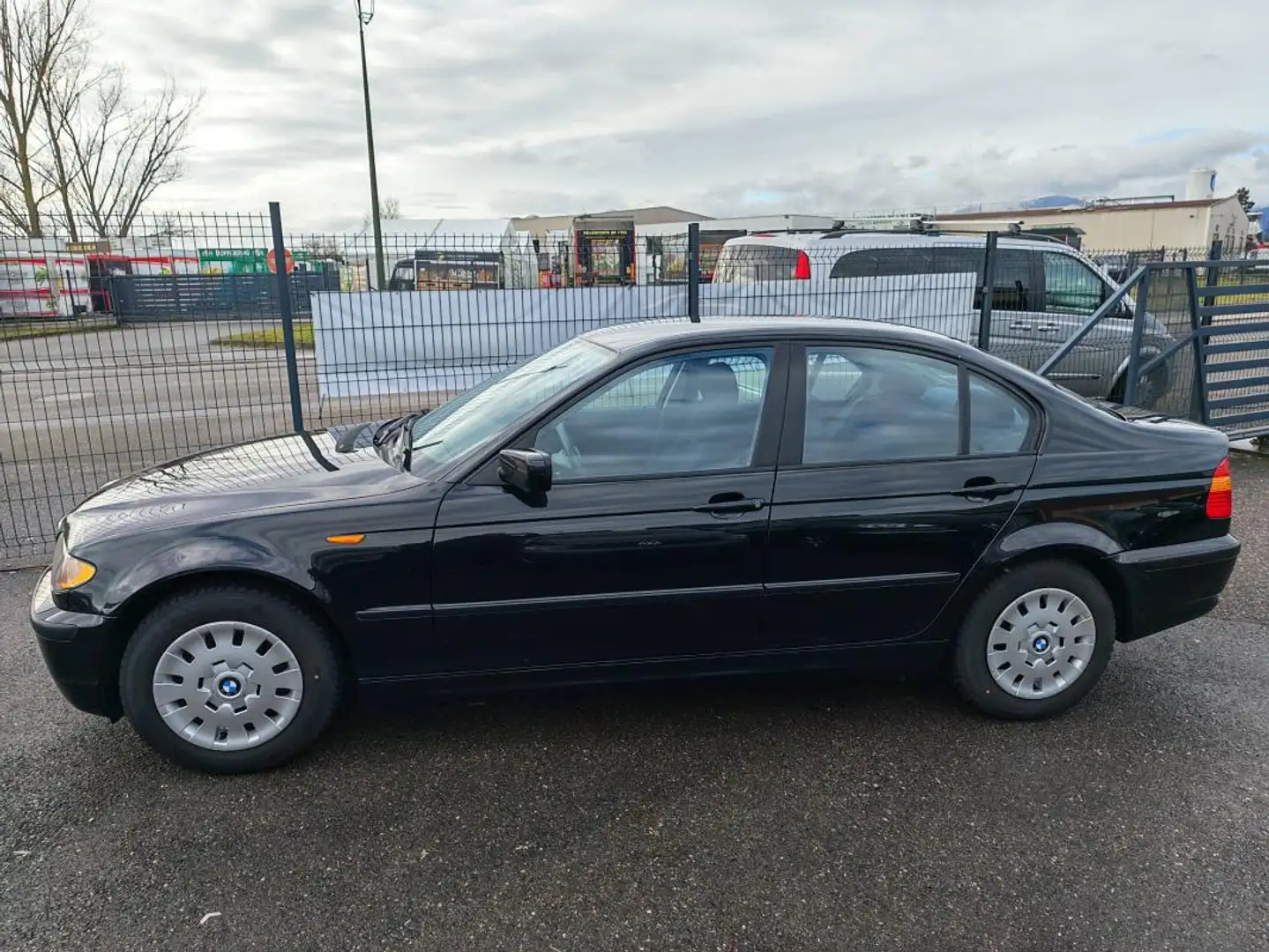 BMW Sonstige II (E46) 318ti 143ch Pack Schwarz - 2