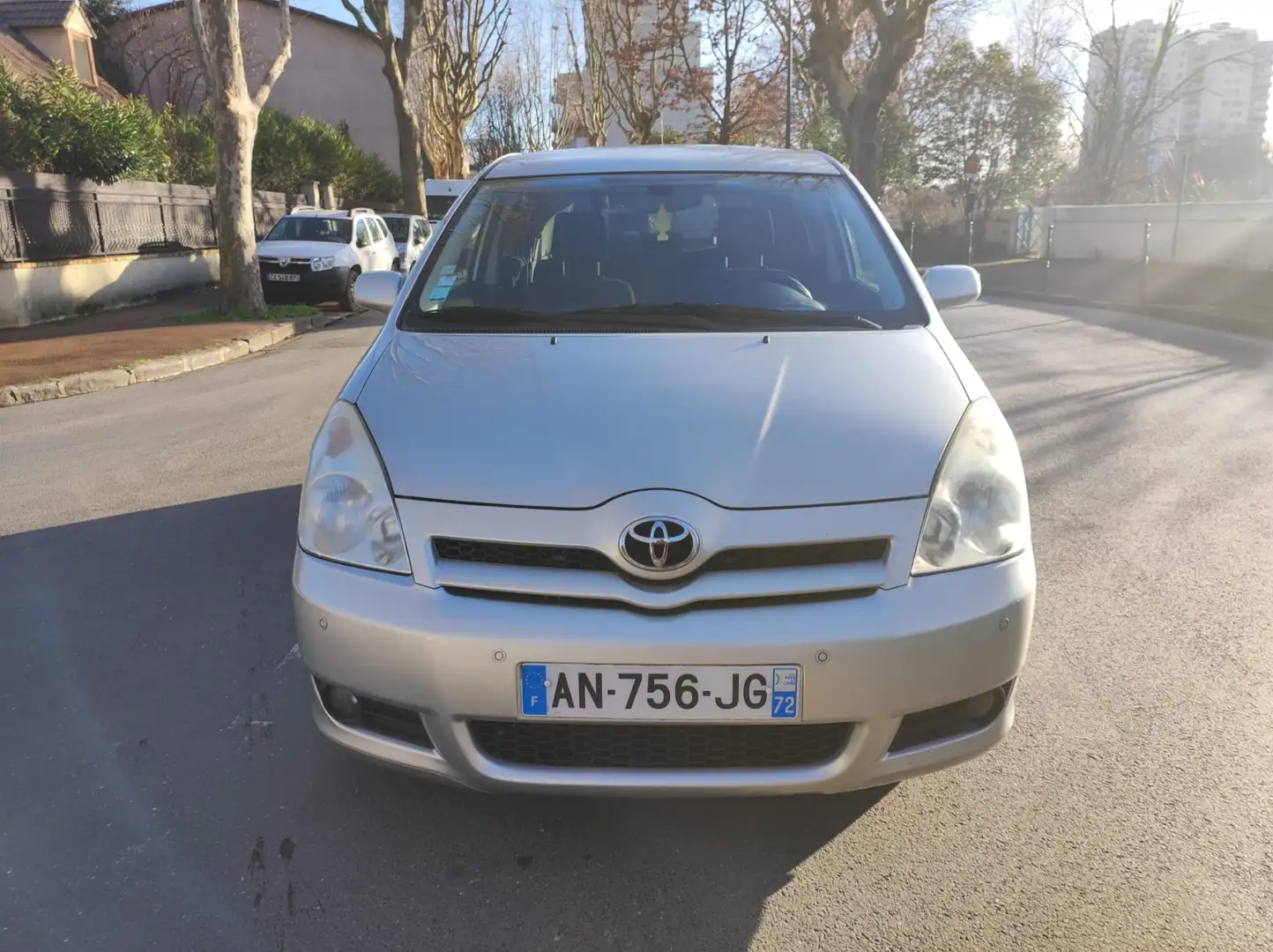 Toyota Corolla Verso 136 D-4D 5pl Linéa Sol Grey - 1