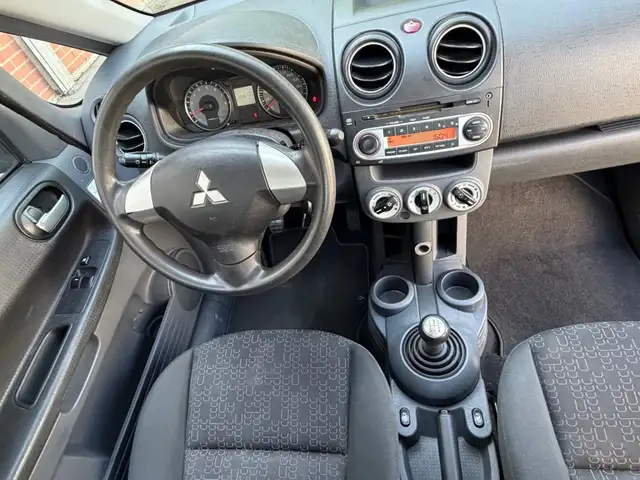 Mitsubishi Colt view 2