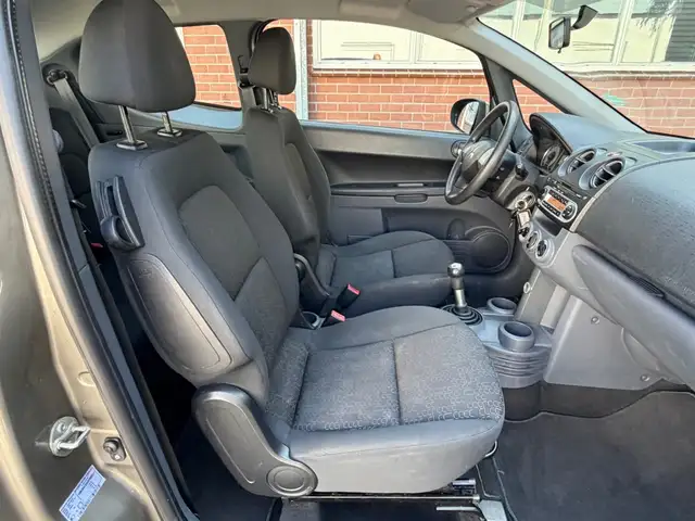 Mitsubishi Colt view 9