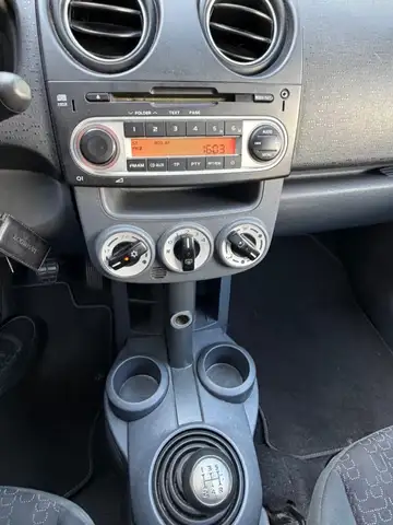 Mitsubishi Colt view 3