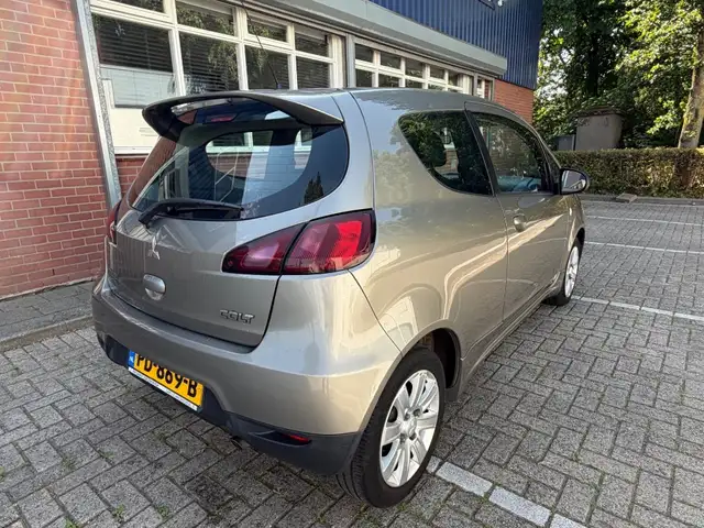 Mitsubishi Colt view 6