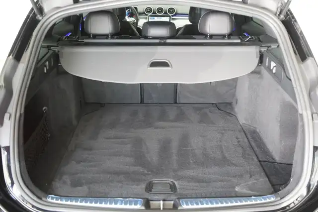 Mercedes-Benz 220 view 7