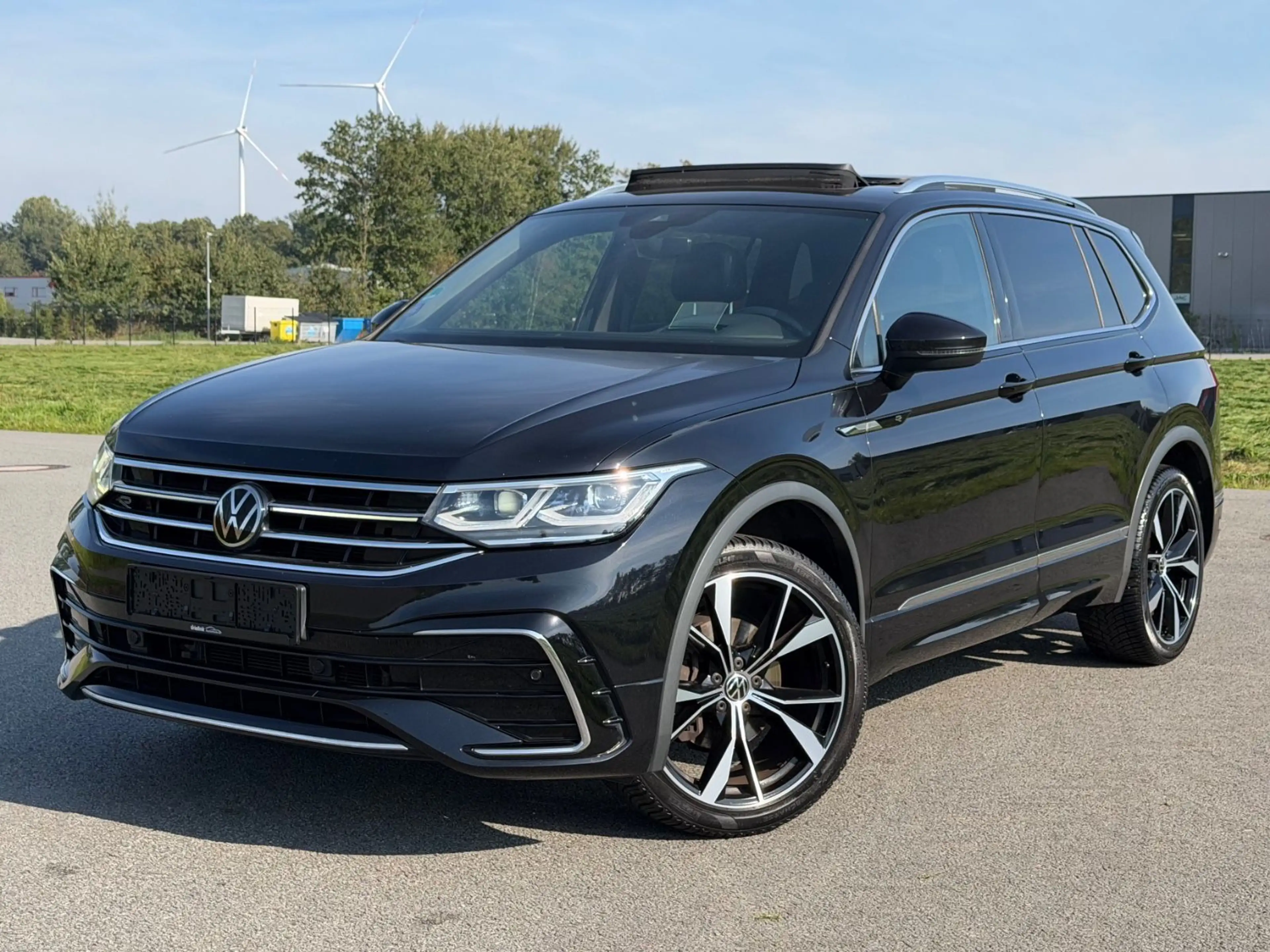 Volkswagen Tiguan Allspace Tiguan 1.5 TSI DSG R-Line Pano Net 20900. 7-pers