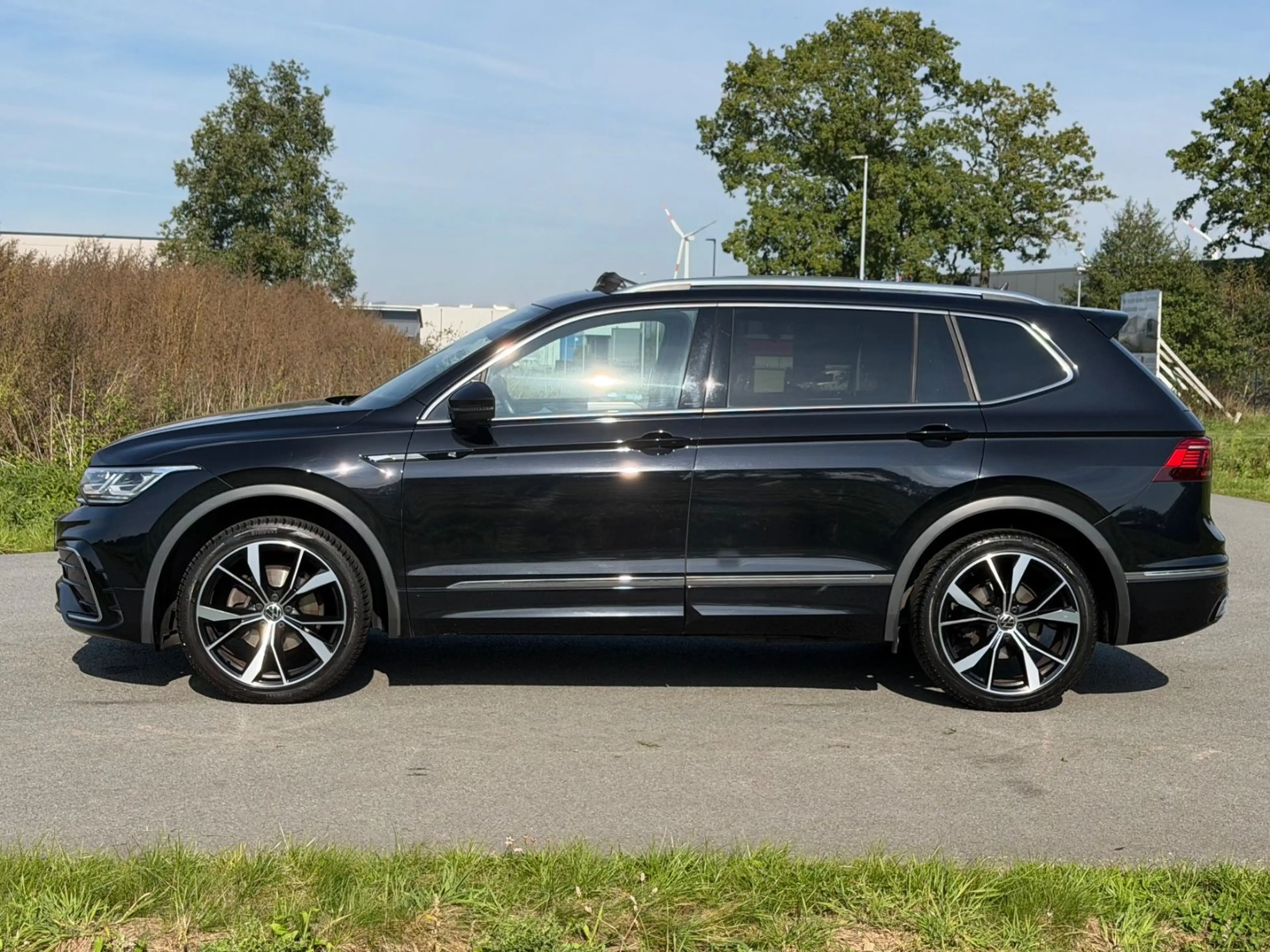 Volkswagen Tiguan Allspace Tiguan 1.5 TSI DSG R-Line Pano Net 20900. 7-pers — photo 8