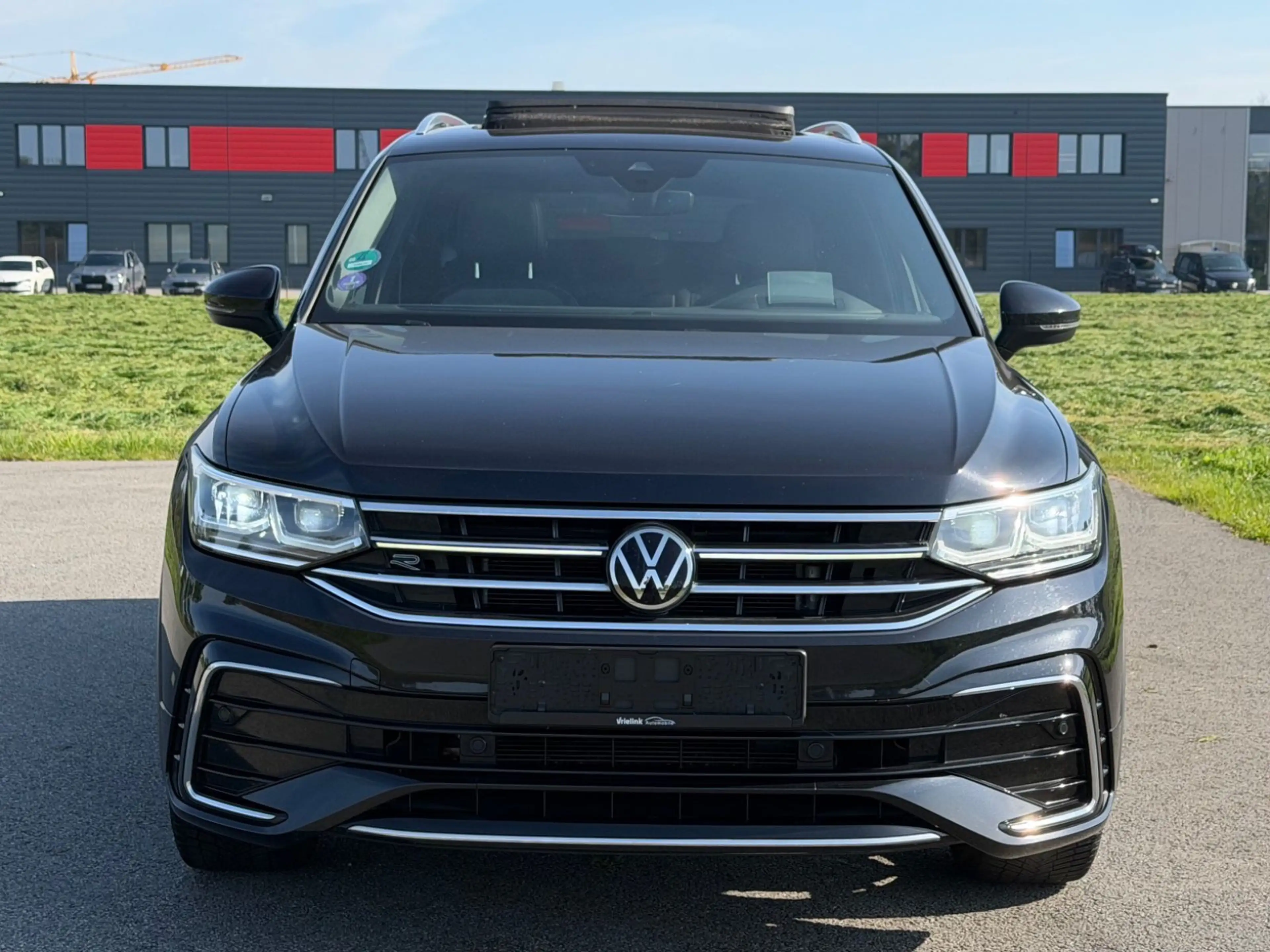 Volkswagen Tiguan Allspace Tiguan 1.5 TSI DSG R-Line Pano Net 20900. 7-pers — photo 2