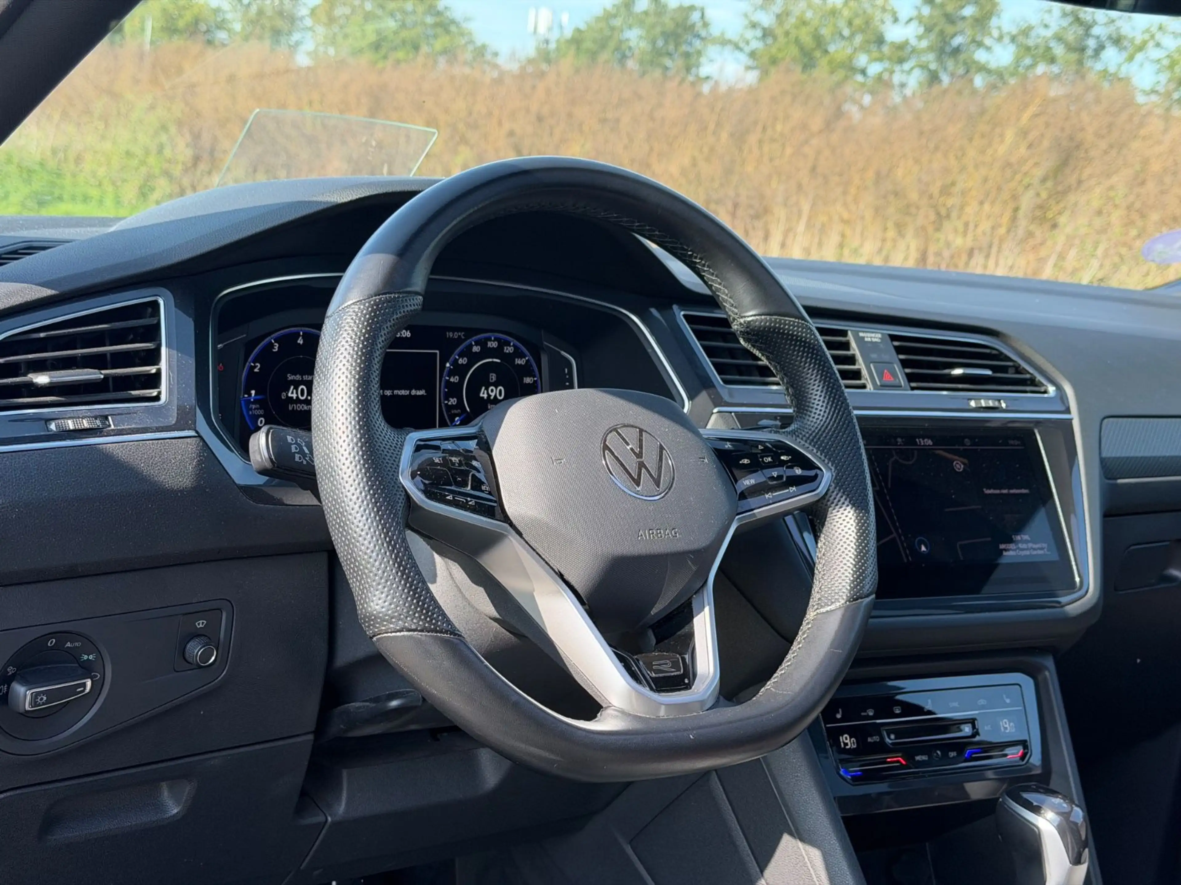 Volkswagen Tiguan Allspace Tiguan 1.5 TSI DSG R-Line Pano Net 20900. 7-pers — photo 13