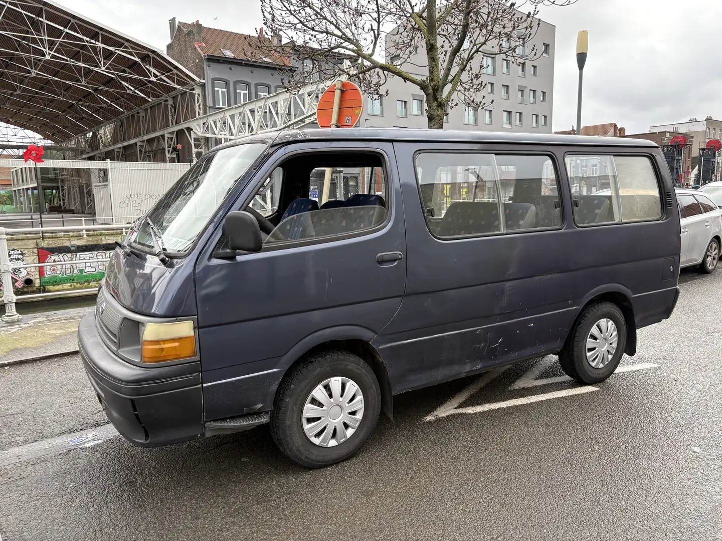 Toyota Hiace 2.4 Diesel - 1