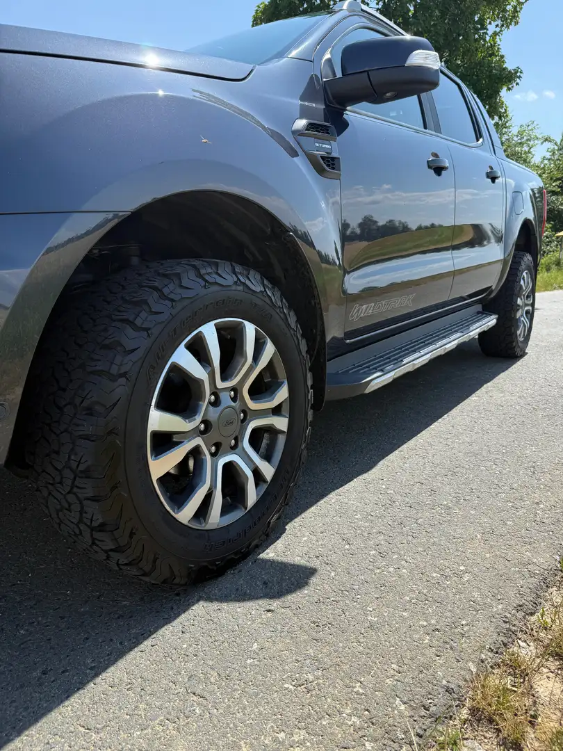 Ford Ranger Wildtrak Doppelkabine 4x4 2,0 EcoBlue Aut. Grau - 2
