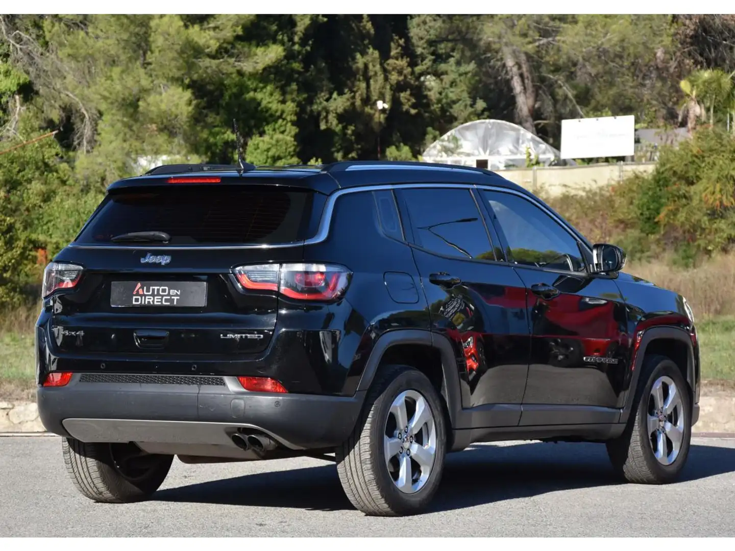 Jeep Compass Compass 1.4 MultiAir II - 170 - BVA 4x4 Active Drive 2017 Limited PHASE 1 Zwart - 2