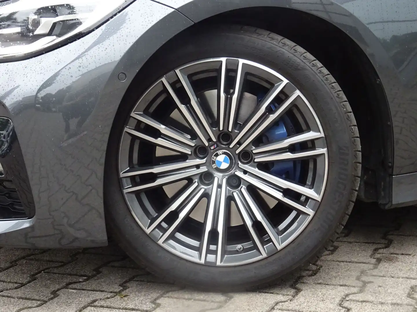 BMW 330 i Lim. M Sport erwLED LivePro HiFi CarPlay Gris - 2