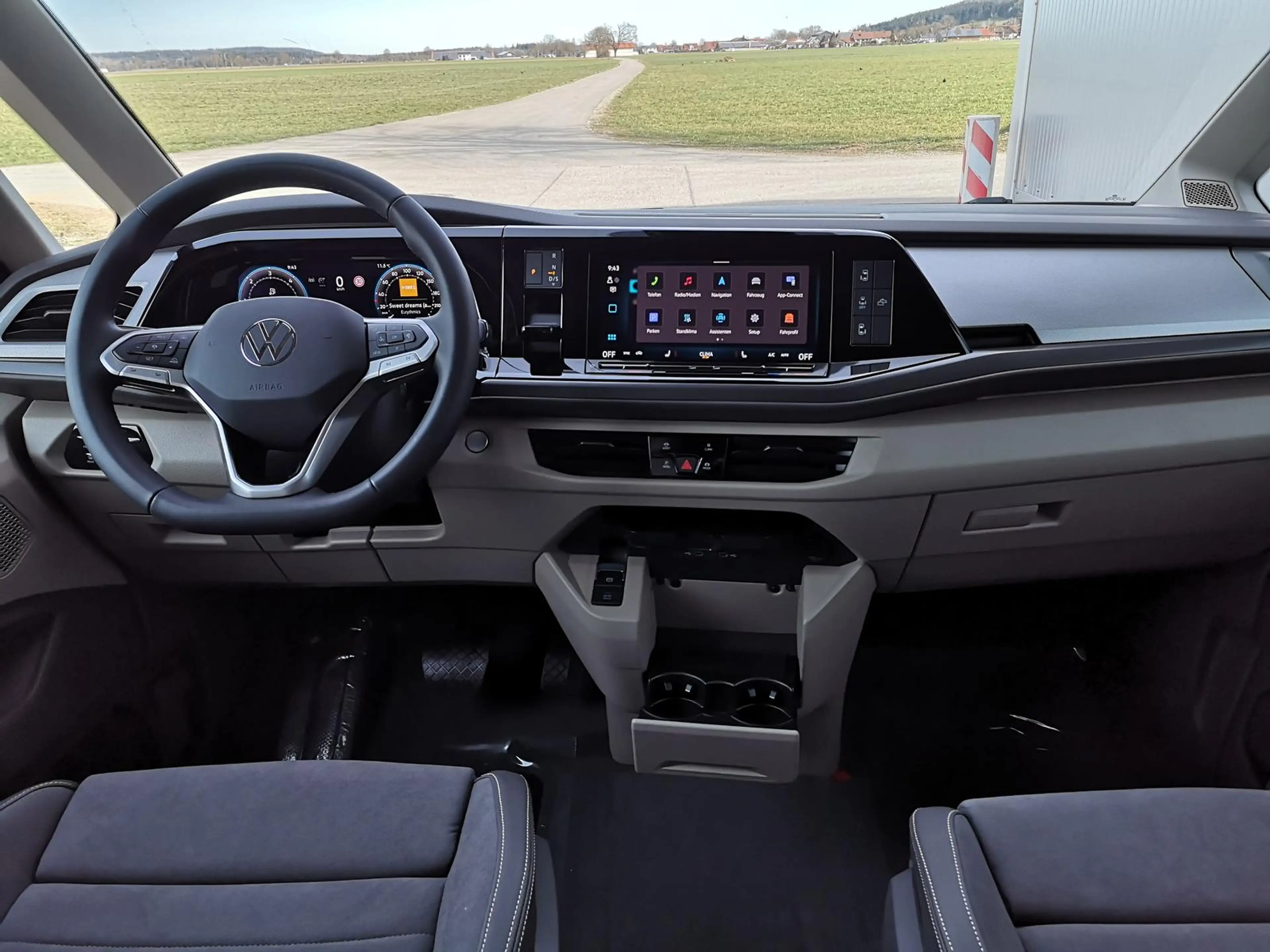 Volkswagen T7 California T7 2.0TDI DSG California Beach Camper Sport Editio — photo 9