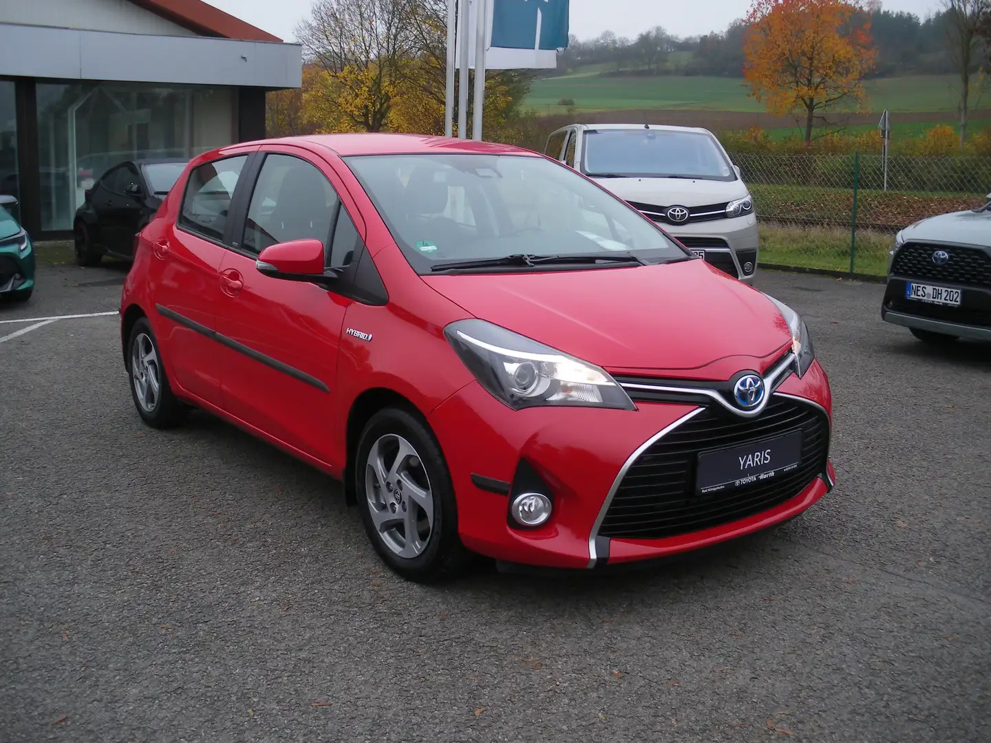 Toyota Yaris Yaris Hybrid Hybrid 1.5 VVT-i Edition-S Rot - 1
