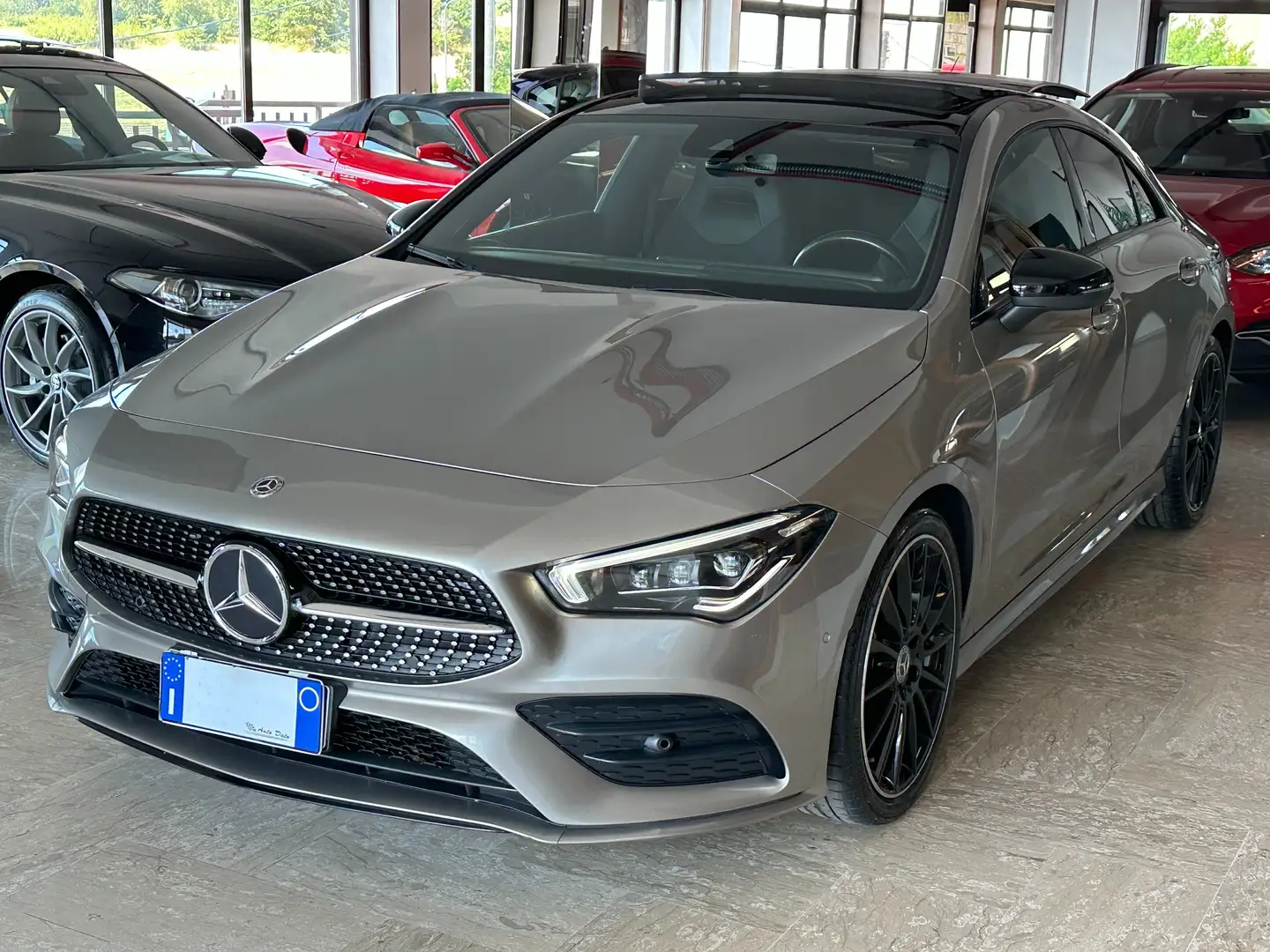 Mercedes-Benz CLA 220 D 190 cv. Auto PREMIUM (Full optional) Grijs - 2