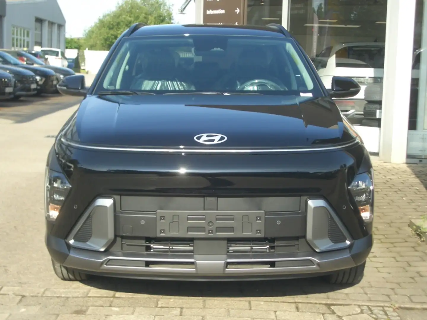 Hyundai KONA SX2 MJ24 1.0 DCT Trend, Navi, el. Heckklape Schwarz - 2