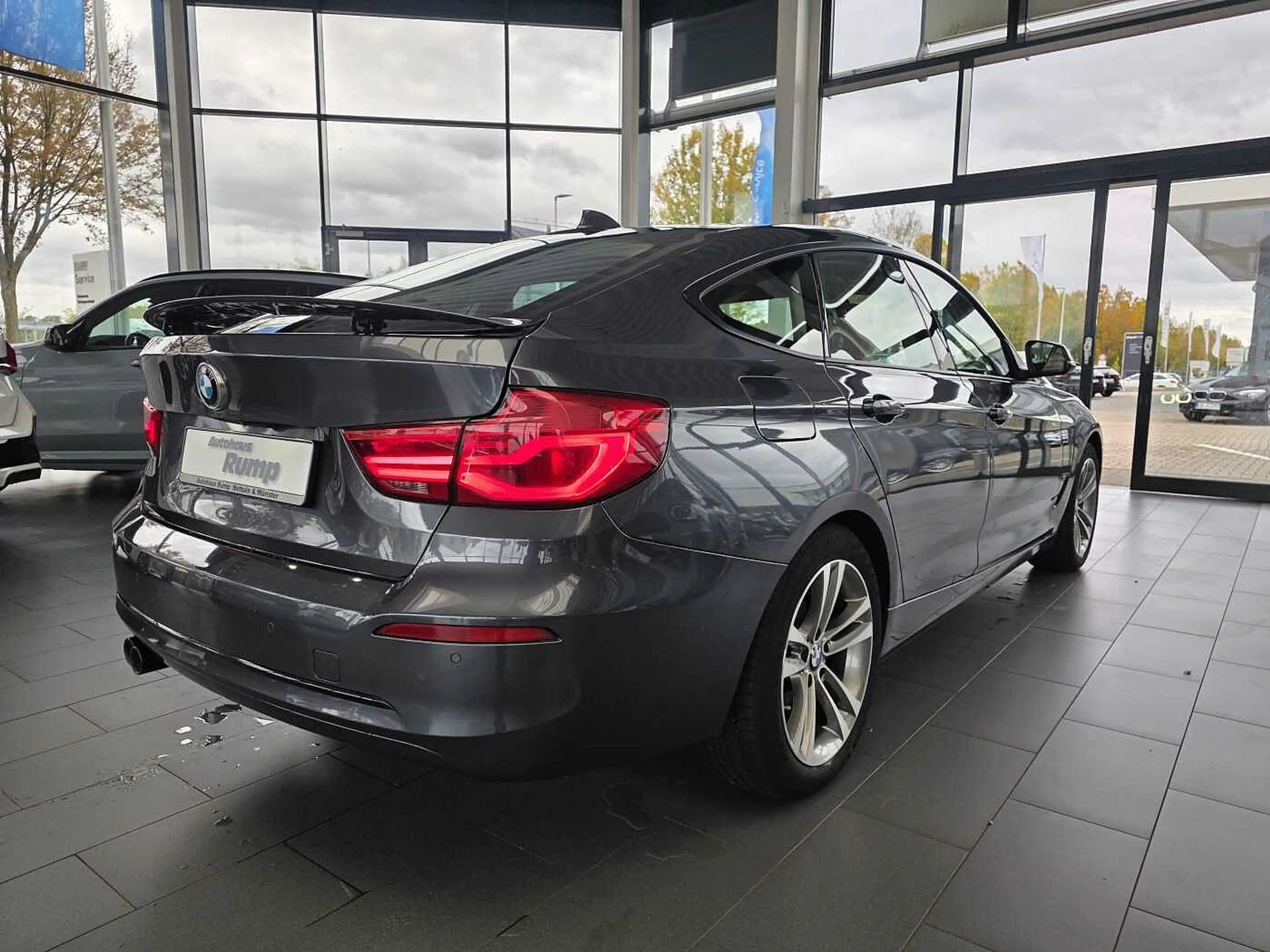 BMW 320 i Sportline 1.Hand/Auto./Navi/AHK/Leder/RFK — photo 5