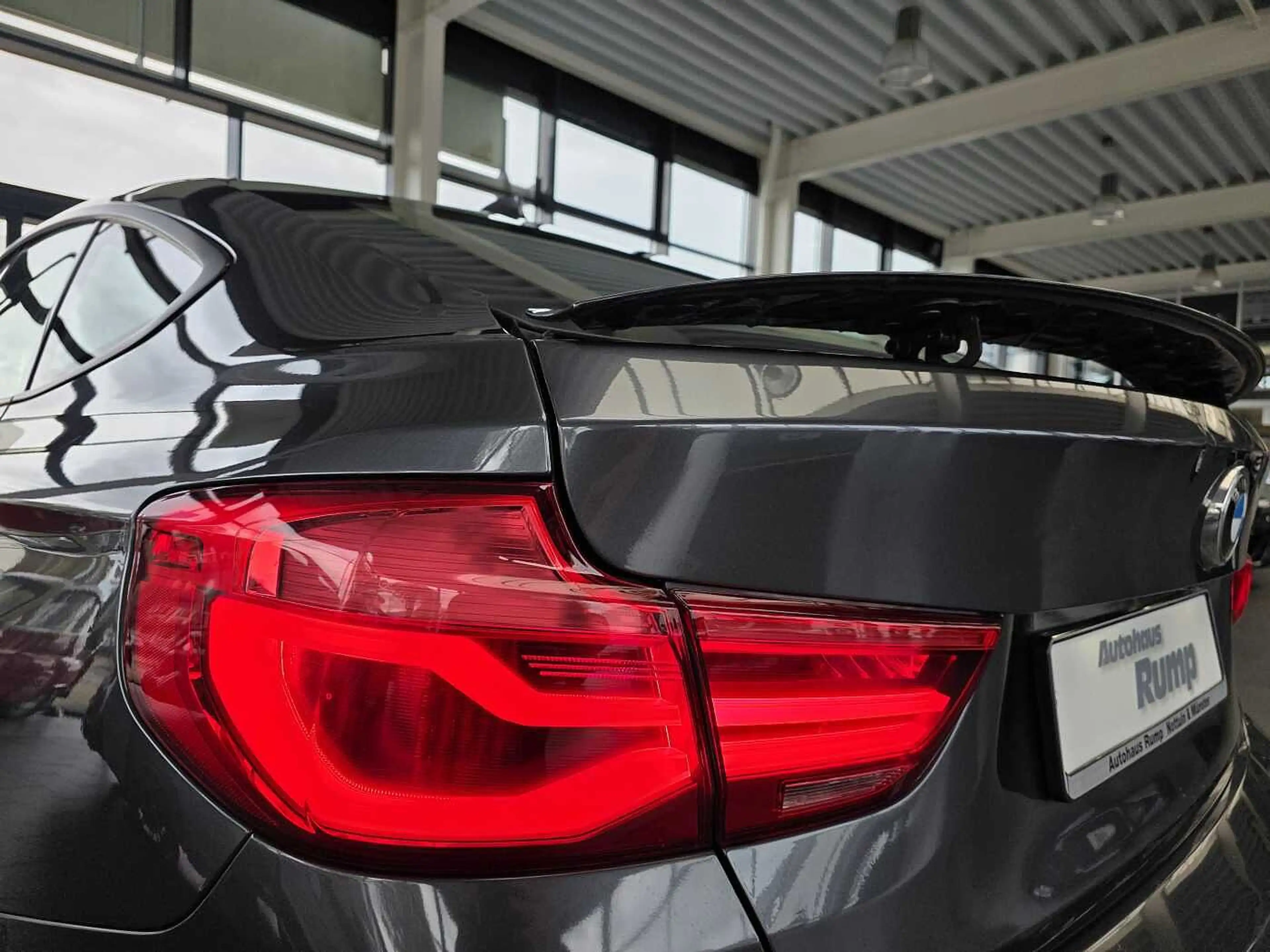 BMW 320 i Sportline 1.Hand/Auto./Navi/AHK/Leder/RFK — photo 8